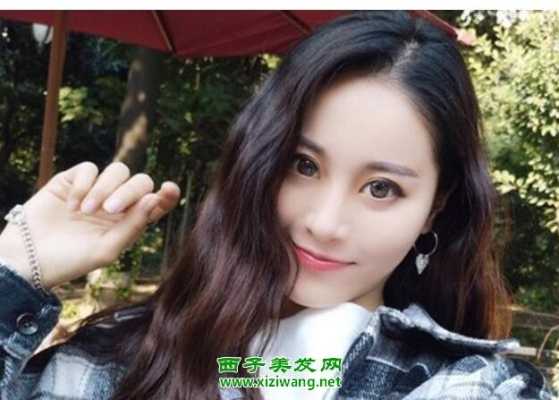 大学生烫什么发型好看（大学生可以染头发烫头发吗）