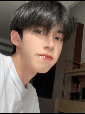 男生染头发好看还是不染,男生做什么发型好看