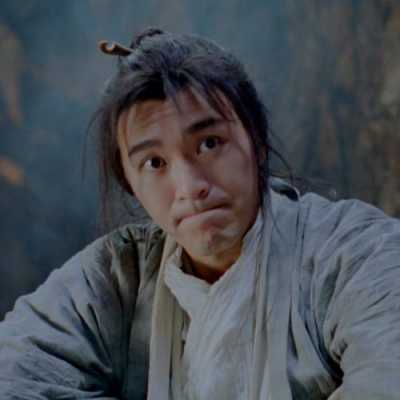周星驰的发型叫什么（在大话西游里，周星驰那个发型是怎么弄的）