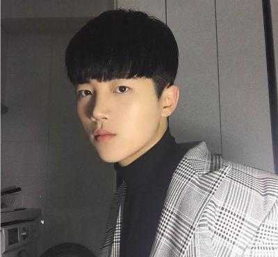 男生齐刘海自己怎么梳,男生齐刘海发型怎么剪好看
