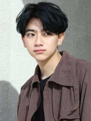 30岁圆脸适合什么发型（30岁的男人适合什么发型）