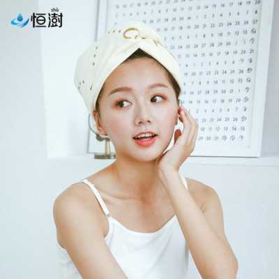 用什么洗头对头发好（用什么样的毛巾洗头最好）