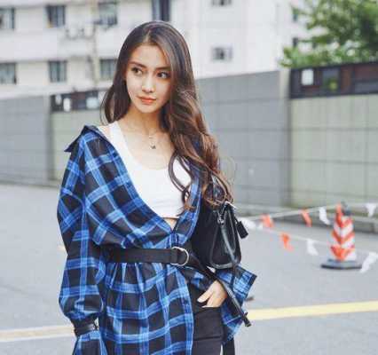 亮肤色是什么颜色（藏蓝白条纹适合什么肤色的人）