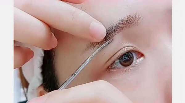 初学者怎么刮眉毛,初学者怎么刮眉毛才不会刮伤