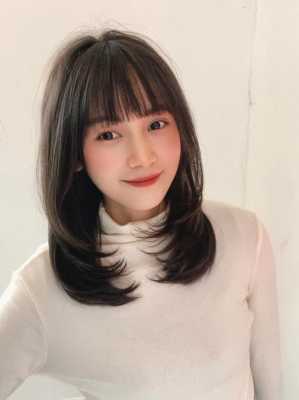 胖人脸大适合什么发型（脸大怎么梳头发好看）