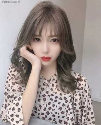 30岁女人适合什么发型（30岁女人适合什么发型显年轻）
