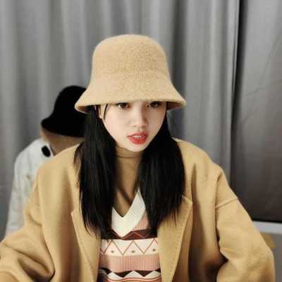额头窄适合戴什么帽子（额头窄适合戴什么帽子好看）