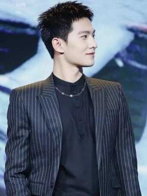 杨洋什么发型（杨洋头发怎么形成的）