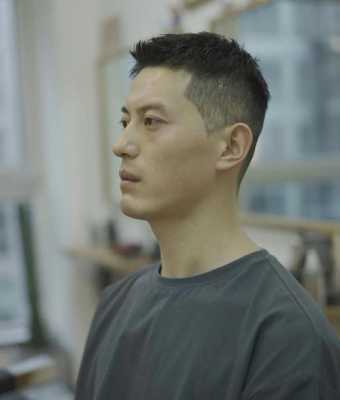 中年男人什么发型好看（中年男士什么发型会显得更年轻）