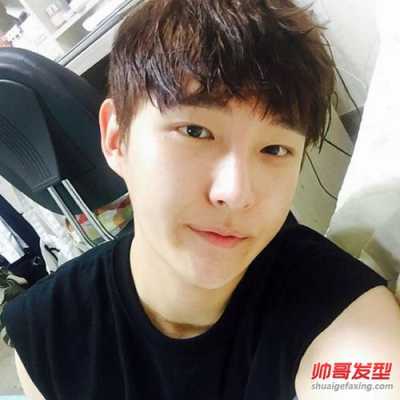 脸尖的男生适合什么发型（脸尖的男生适合什么发型好看）
