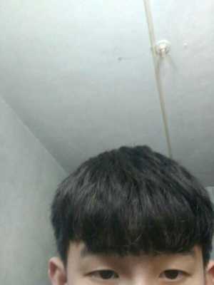 自来卷头发太蓬松毛躁怎么办,自来卷头发毛躁怎么办男生