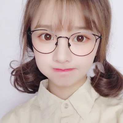 圆脸小眼睛适合什么眼镜