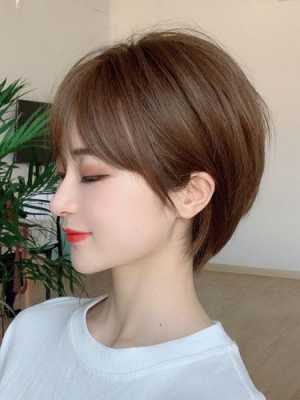 脸圆穿什么颜色衣服,圆脸适合什么颜色头发