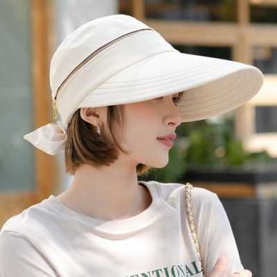 短发适合戴什么遮阳帽子,50岁短发女人戴哪种帽子好看