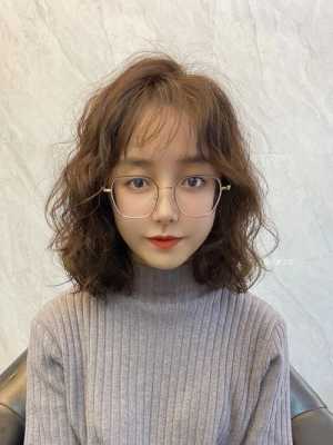 短发烫什么卷好看图片（短发烫什么卷好看图片 卷发）