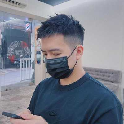 今年男生流行什么发型（今年男生流行什么发型图片）