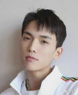 男生什么刘海好看（男生刘海往哪边比较好看）