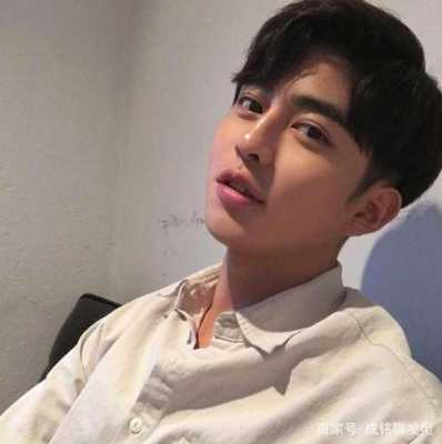 什么脸型适合留鬓角（什么脸型适合留鬓角男）