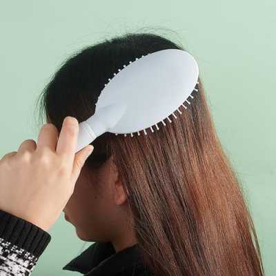 卷梳子怎么用（吹卷梳子正确手势）