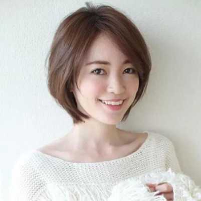 圆脸适合什么短发女,圆脸适合剪什么样的短发女