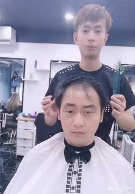 两边头发少是什么原因（两边头发少是什么原因引起的）