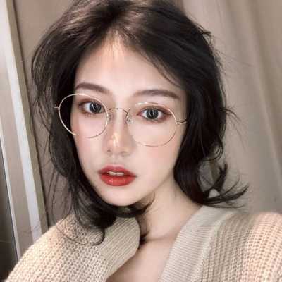 小脸适合带什么样子的眼镜,