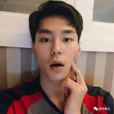 发际线高两边秃适合什么发型,两边发际线高适合什么发型男生