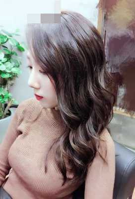 太阳穴窄下宽的脸型适合什么发型,脸上窄下宽适合什么发型女