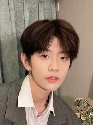 男生中分怎么夹,男中分怎么定型