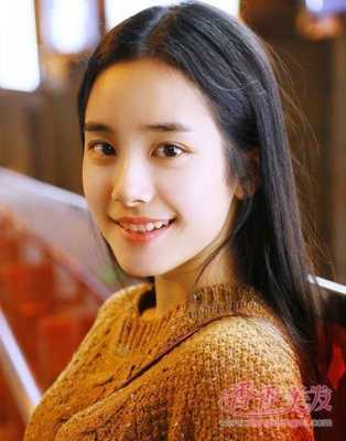 方脸适合什么长发（方脸适合什么长发发型女）