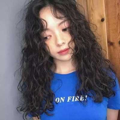 六十多岁发量少烫短的小羊毛卷好看吗,中年人烫什么发型好看图片