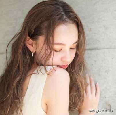 黑皮肤适合什么颜色的头发（黑皮肤适合什么颜色的头发女）
