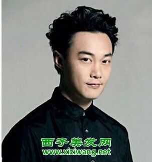方脸烫什么发型好看图（方脸烫什么发型好看图男）