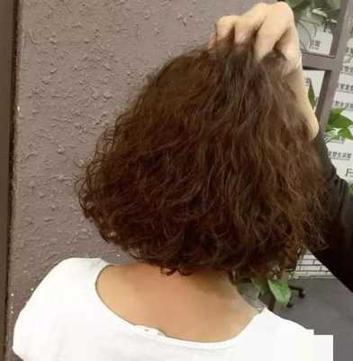 烫头发的步骤,烫发怎么做发型
