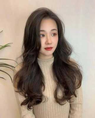 大波浪染什么颜色好看（大波浪染什么颜色好看又显白）