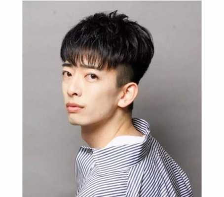 发际线高适合什么发型图片（发际线高额头突出适合什么发型）
