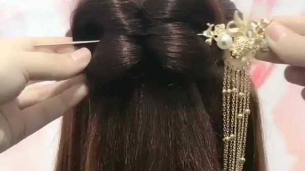 步摇盘头发的简单方法,怎么简单盘头发好看