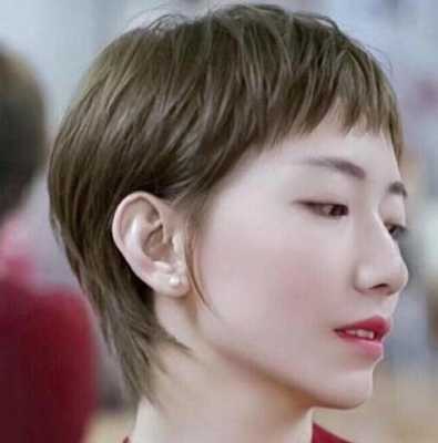 正三角脸型适合什么发型（正三角脸型适合什么发型）