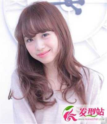 方脸适合什么颜色的头发（方脸适合什么颜色的头发女）