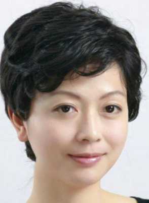 六十岁女人长发发型,60岁女人什么发型好看图片