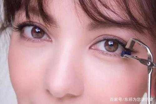 睫毛怎么化妆（睫毛浓密怎么化妆）