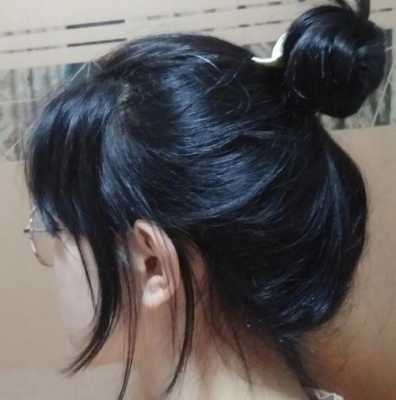 扎丸子头后面一边鼓一边不鼓,丸子头后面怎么鼓起来的