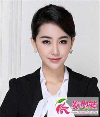 职业装配什么发型好看（穿职业装配什么发型比较好看）