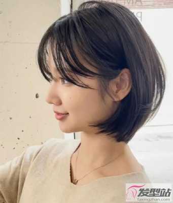 苹果脸适合什么发型女（苹果脸适合什么发型女小学生）