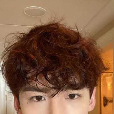 头发干枯毛躁自然卷怎么办（头发干枯毛躁自然卷怎么办男）
