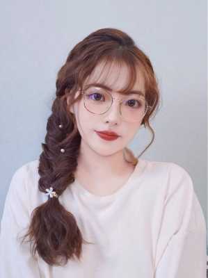 什么发型戴眼镜好看（戴眼镜戴针织帽好看吗）
