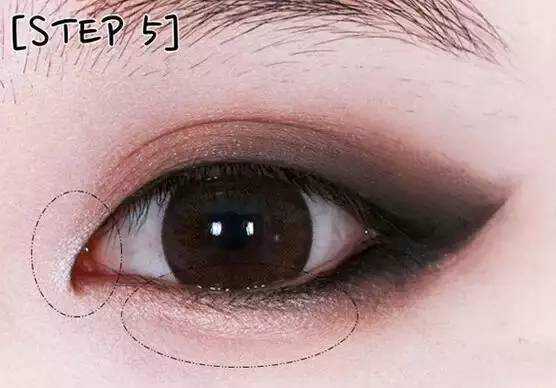单眼皮怎样画眼妆显眼大,单眼皮画眼影怎么画视频教程