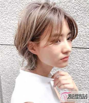 短发老是往外翘怎么办（短发老是往外翘怎么办女生）