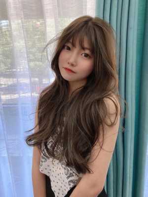 40多岁女人直发上什么色好看,直发适合什么颜色显皮肤白