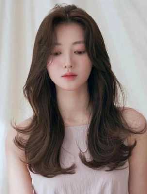 上窄下宽的脸型适合什么发型（上窄下宽的脸型适合什么发型图片女）